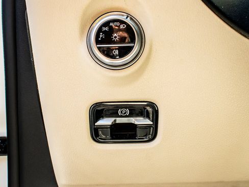Used 2022 Mercedes-Benz C 300 4MATIC Sedan image 19