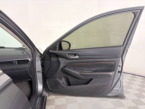 Used 2019 Nissan Altima 2.5 SR w/ SR Premium Package AWD/4WD image 30