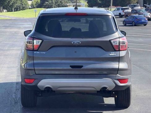 Used 2017 Ford Escape SE AWD/4WD image 5