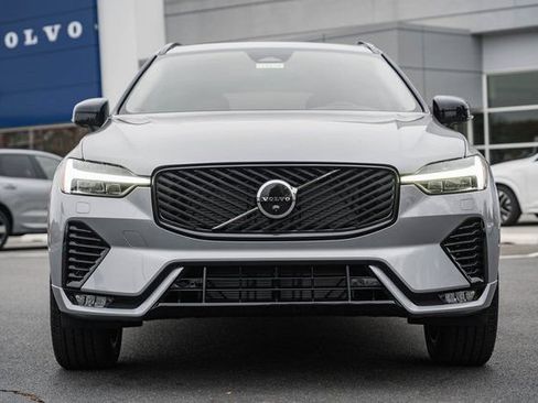 Used 2026 Volvo XC60 B5 Plus w/ Protection Package Premier AWD/4WD image 2