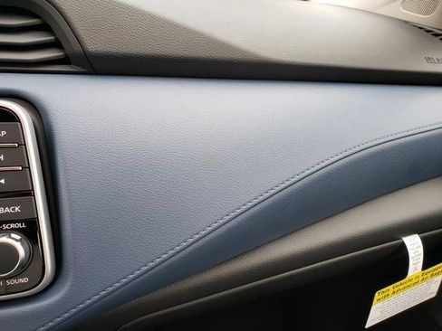 New 2025 Nissan Versa SV w/ Trunk Package FWD image 20