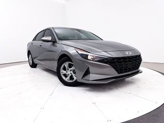 Used 2023 Hyundai Elantra SE video 1