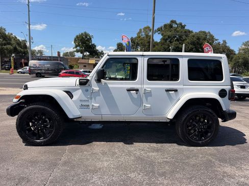 Used 2024 Jeep Wrangler Unlimited Sahara AWD/4WD image 15