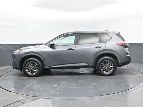 Used 2024 Nissan Rogue S image 5