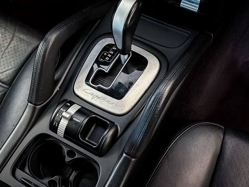 Used 2010 Porsche Cayenne AWD/4WD image 31