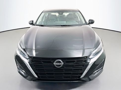 Used 2023 Nissan Altima 2.5 SL image 2