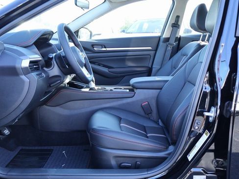 New 2025 Nissan Altima 2.5 SR image 7