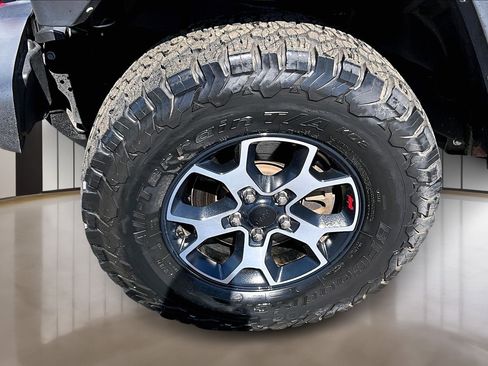 Used 2022 Jeep Wrangler Unlimited Rubicon w/ LED Lighting Group image 32