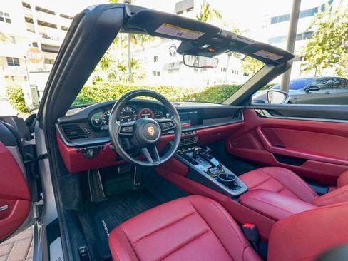 Used 2021 Porsche 911 Carrera image 3