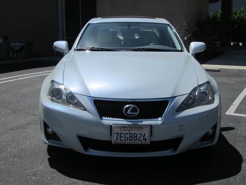 Used 2011 Lexus IS 250 w/ Premium Pkg Value Edition RWD image 8