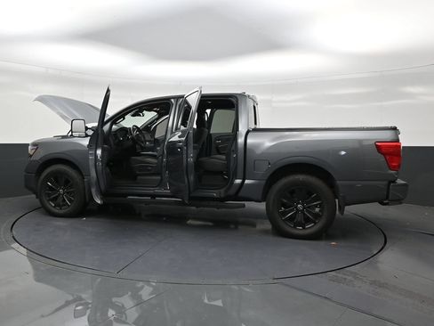 Used 2023 Nissan Titan SV w/ SV Convenience Package AWD/4WD image 30