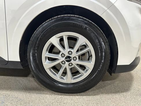 Used 2023 Kia Carnival LX image 52