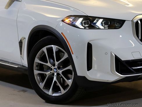 Used 2026 BMW X5 xDrive50e w/ Climate Comfort Package image 3