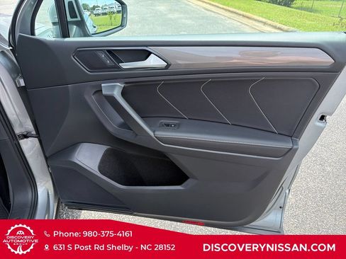 Used 2023 Volkswagen Tiguan SE FWD image 39