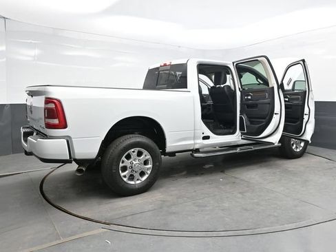 Used 2024 RAM 2500 Laramie AWD/4WD image 31