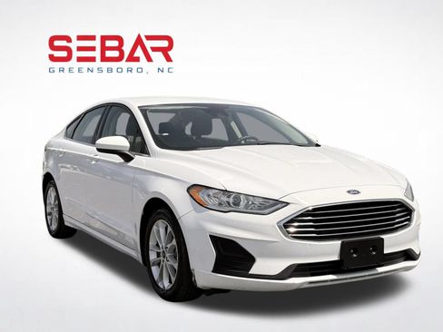 Used 2020 Ford Fusion SE FWD image 3