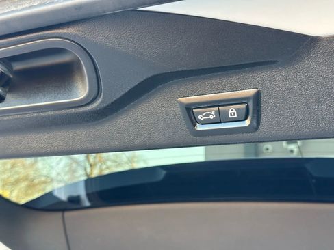 Used 2021 BMW X5 xDrive45e w/ Executive Package image 23