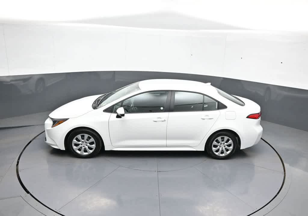 Used 2026 Toyota Corolla LE FWD image 39