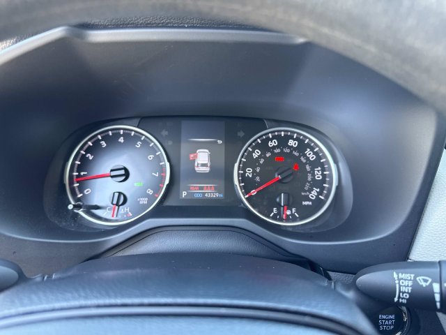 Used 2021 Toyota RAV4 XLE FWD image 28