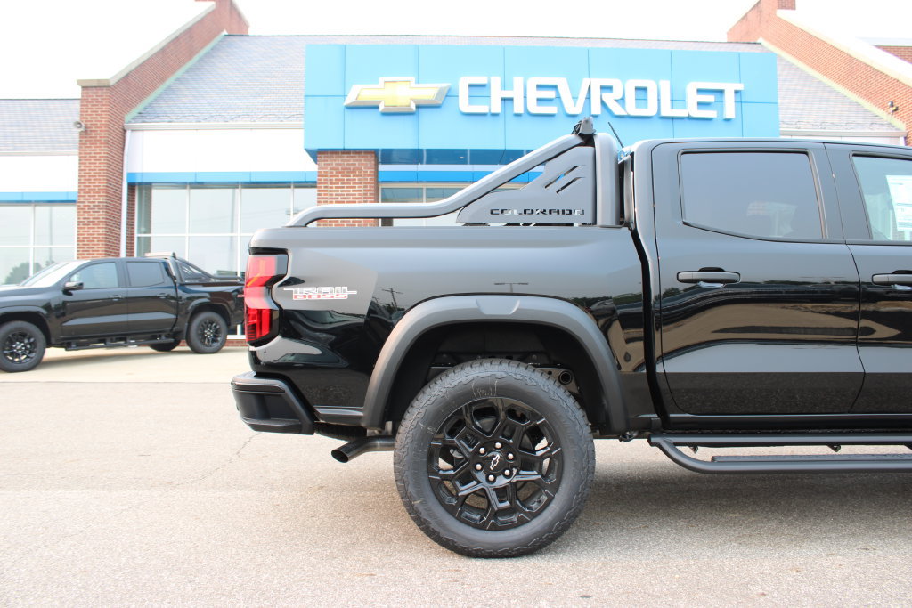 New 2026 Chevrolet Colorado Trail Boss w/ Midnight Edition AWD/4WD image 38