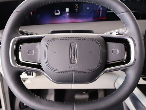 New 2026 Lincoln Nautilus Premier image 3