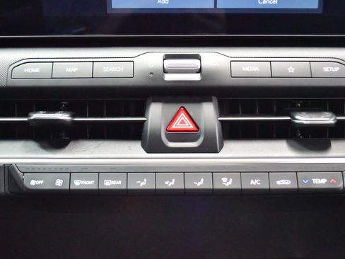 Used 2025 Nissan Altima 2.5 SV image 30