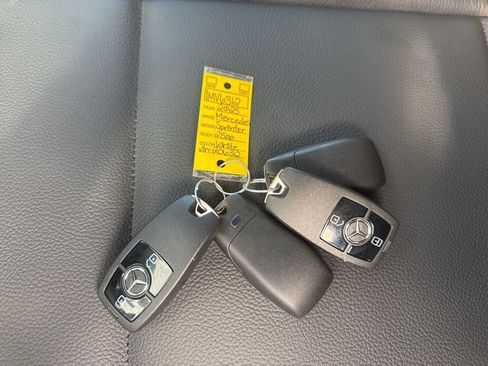 Used 2025 Mercedes-Benz Sprinter 2500 image 30