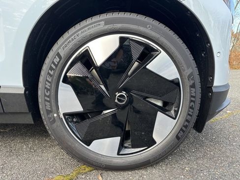 New 2025 Volvo EX30 Ultra w/ Protection Package Premier image 9