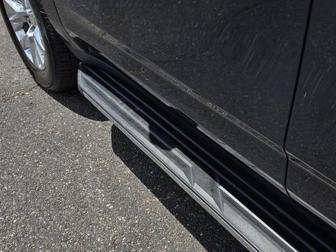 Used 2021 Chevrolet Tahoe Premier w/ Premium Package image 10