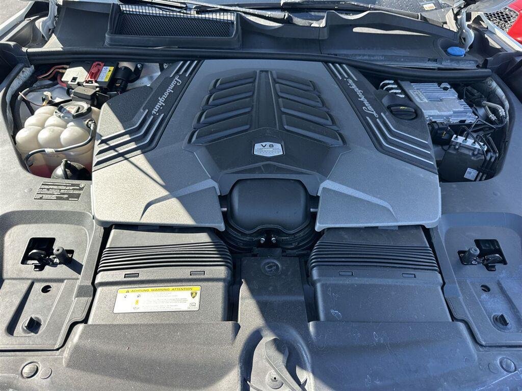 Used 2021 Lamborghini Urus AWD/4WD image 42