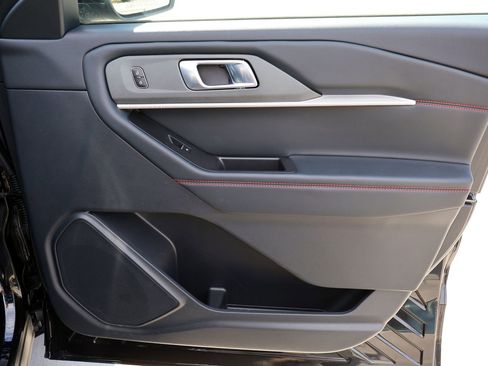 Used 2025 Ford Explorer ST-Line image 12