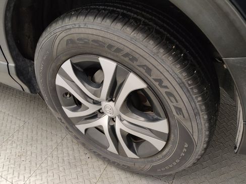 Used 2018 Toyota RAV4 LE image 31