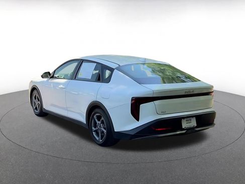 Used 2025 Kia K4 LXS image 11