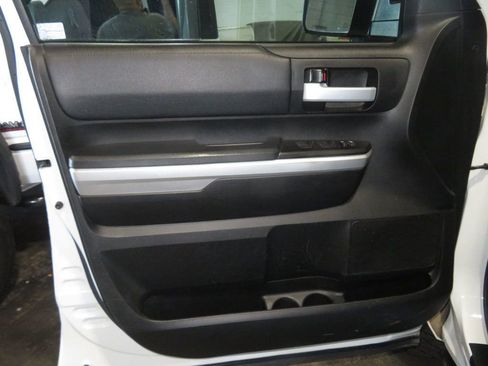 Used 2017 Toyota Tundra SR5 image 21