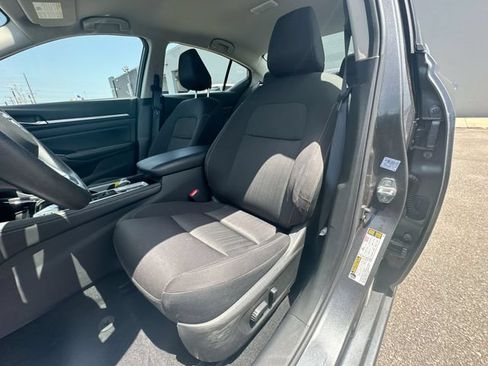 Used 2023 Nissan Altima 2.5 SV AWD/4WD image 13