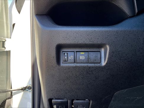 Used 2022 Toyota RAV4 LE image 34