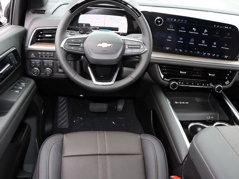 New 2026 Chevrolet Suburban High Country AWD/4WD image 18