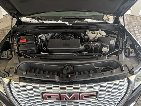 Used 2021 GMC Yukon Denali w/ Denali Premium Package image 39