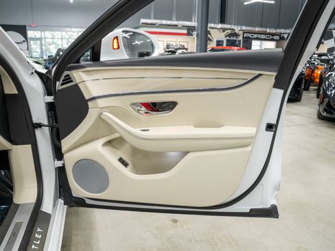 Used 2024 Bentley Flying Spur V8 AWD/4WD image 47