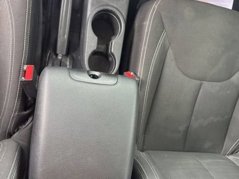 Used 2016 Jeep Wrangler Unlimited Sahara w/ Connectivity Group AWD/4WD image 23