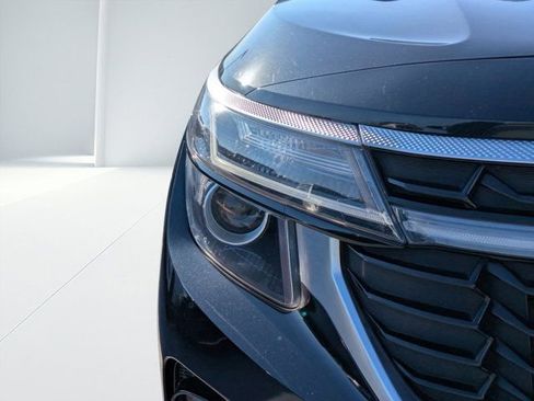 Used 2024 Kia Seltos EX image 8