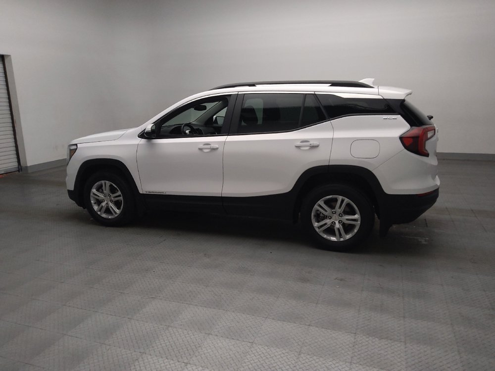 Used 2024 GMC Terrain SLE w/ Driver Convenience Package AWD/4WD image 3