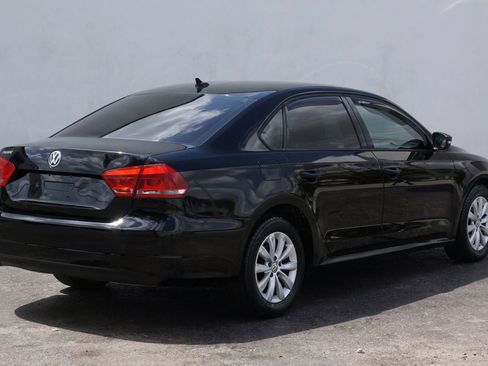 Used 2014 Volkswagen Passat 2.5 S FWD image 7