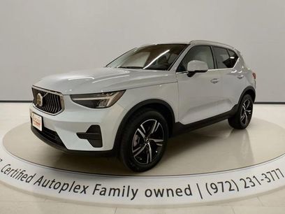 Used 2025 Volvo XC40 B5 Core