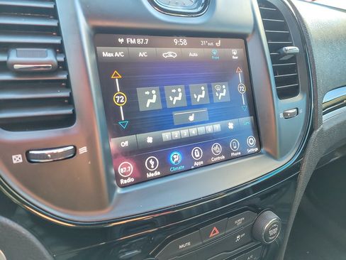 Used 2019 Chrysler 300 S image 12