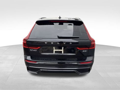 New 2026 Volvo XC60 B5 Plus w/ Climate Package image 5