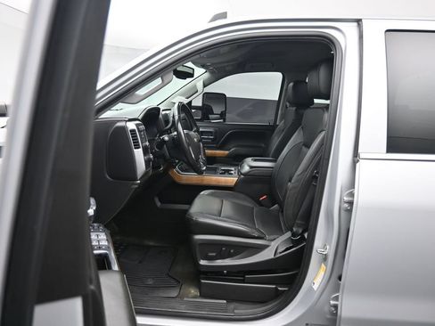 Used 2018 Chevrolet Silverado 2500 LTZ w/ LTZ Plus Package AWD/4WD image 12