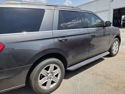 Used 2019 Ford Expedition XLT w/ Equipment Group 202A RWD image 9