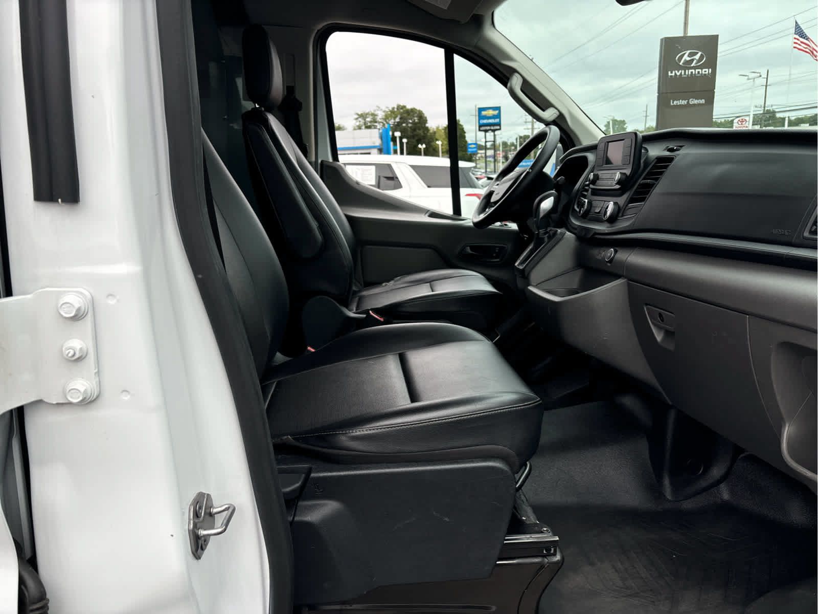 Used 2020 Ford Transit 150 Low Roof RWD image 20
