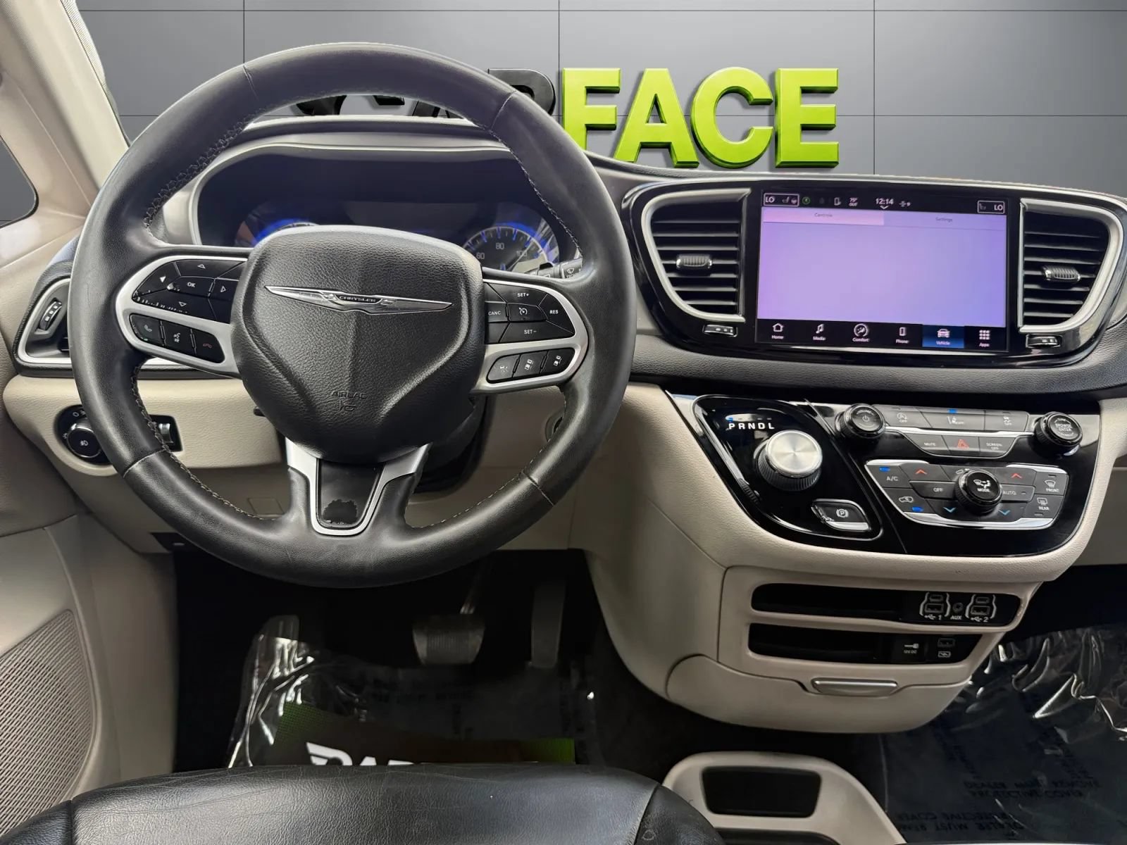 Used 2022 Chrysler Pacifica Touring-L FWD image 24
